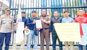‎FKMP Palas Aksi di Kejatisu Tuntut Usut Dana BOS untuk Mabigus ‎