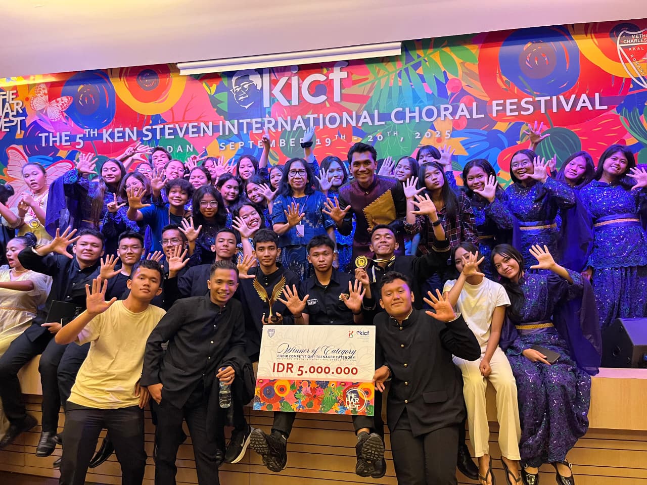 ‎SMAN 5 Medan Juara 1 Paduan Suara The 5 Th KICF ‎