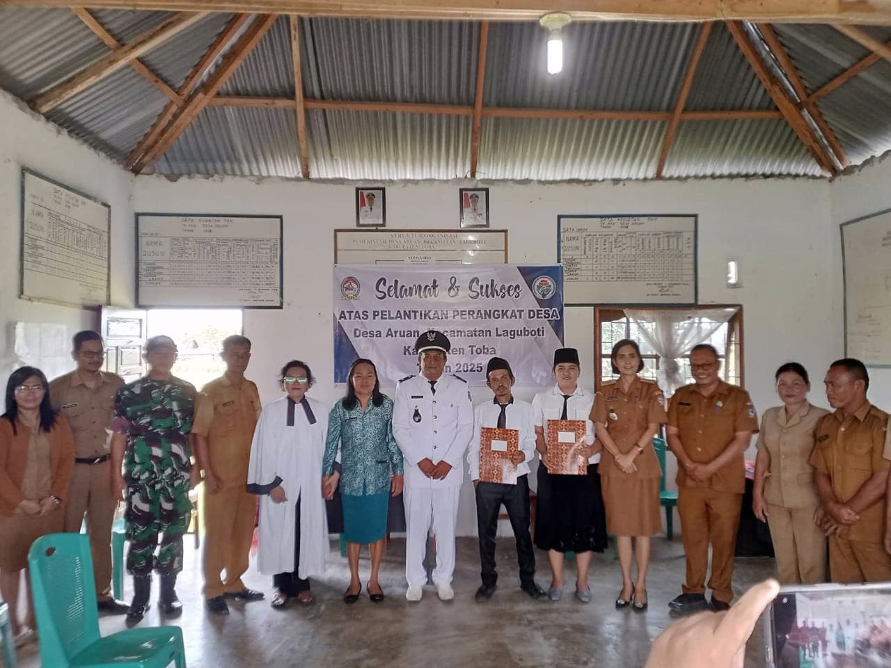 Kepala Desa Bintang Aruan Lantik Perangkat Desa Baru, Wujudkan Pemerintahan yang Lebih Profesional