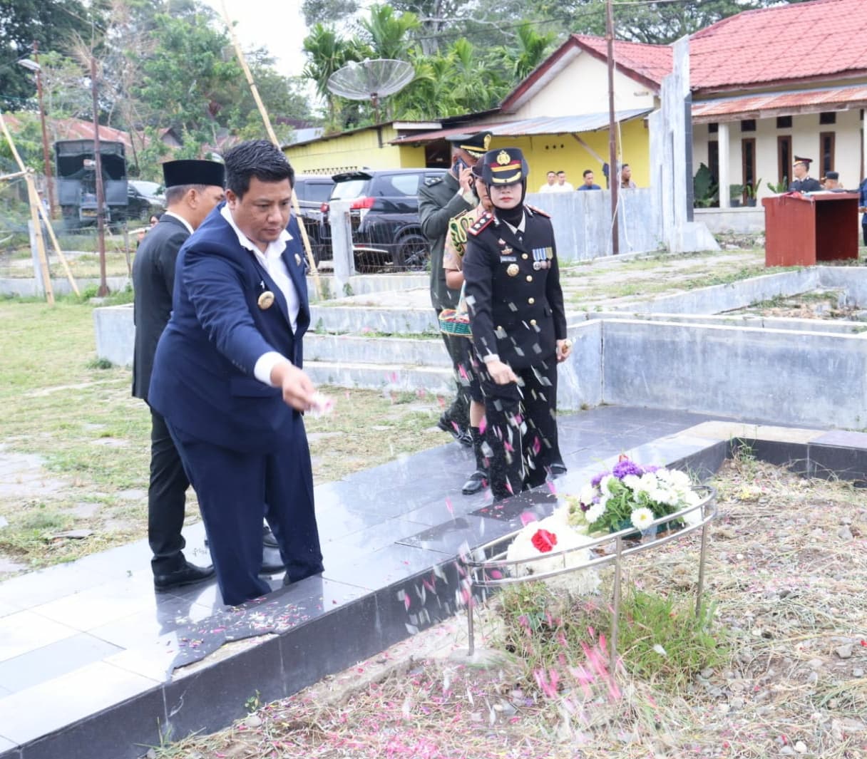 Bupati Samosir Inspektur Upacara Hari Pahlawan