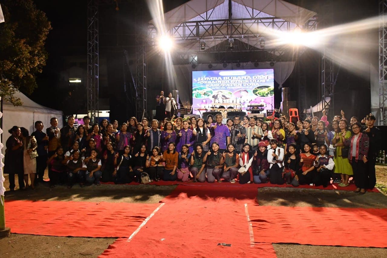 Pemkab Toba Gelar Lomba Busana Etnik Ulos untuk Dorong Pelestarian Budaya dan Ekonomi Kreatif