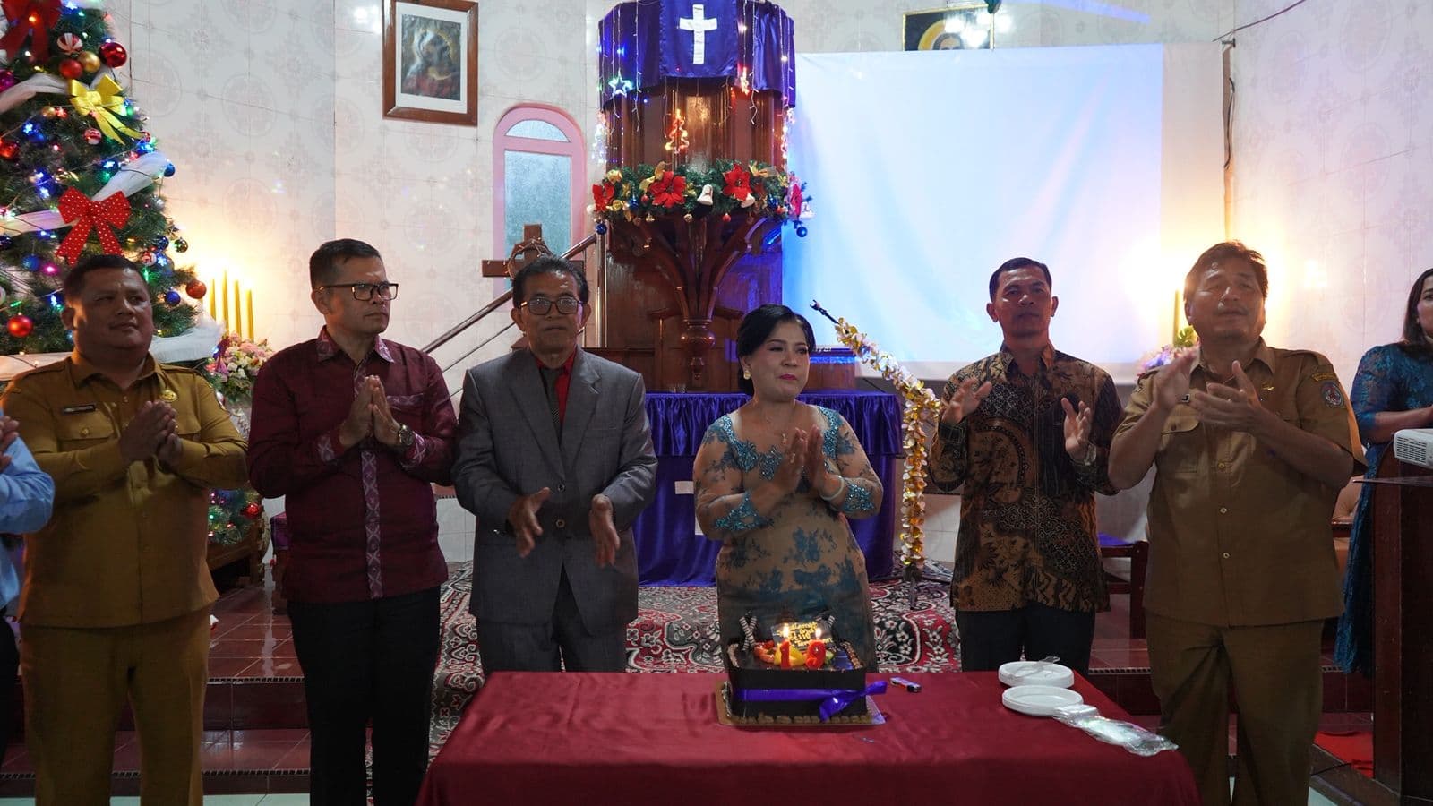 Perayaan Natal Oikumene dan HUT ke-19 Kecamatan Tampahan Diwarnai Sukacita dan Kepedulian untuk Korban Bencana