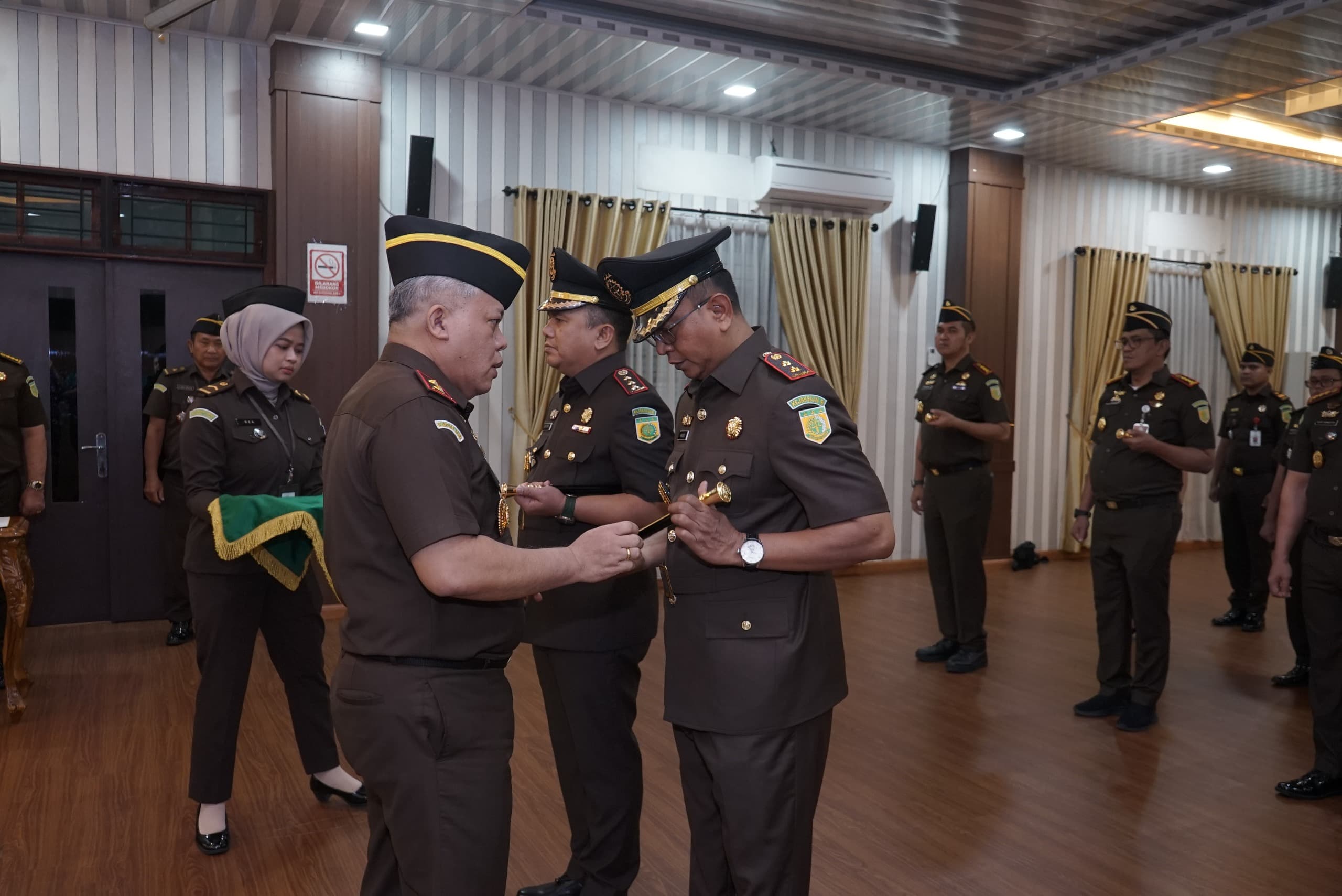 Lantik Kajari Deli Serdang Dan Padang Lawas, Kajati Sumut : Tegakkan Hukum Secara Humanis Dan Berkeadilan, Lakukan Pencegahan Dan Pemberantasan Korupsi Untuk Kepentingan Masyarakat