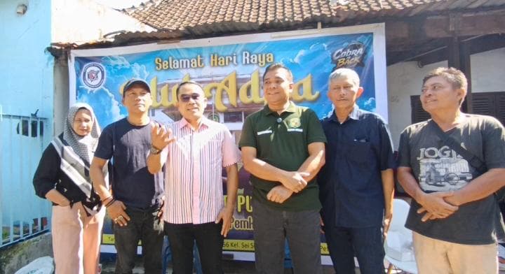 PWPM Sembelih Dua Sapi Kurban Bantuan Wali Kota Medan Rico Waas