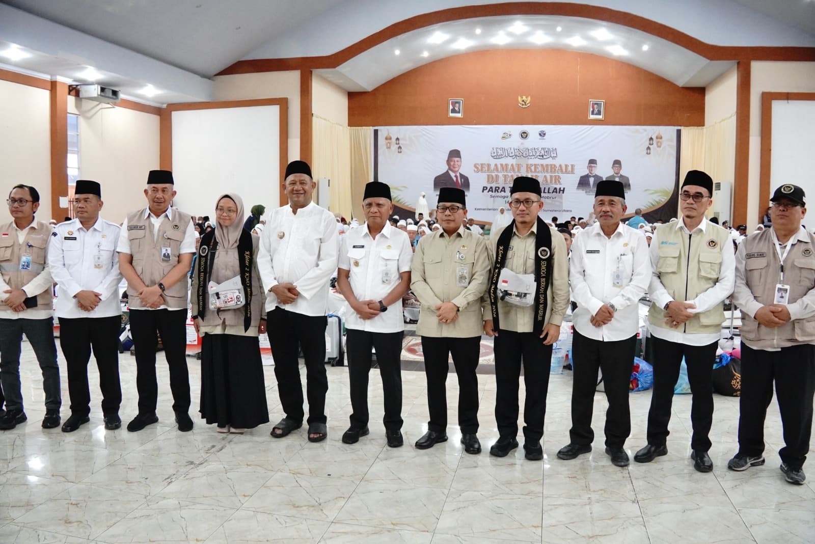 Wagub Sumut Sambut Kepulangan Jemaah Haji Kloter 02 Debarkasi Medan