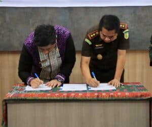 Pemkab Samosir dan Kejari Samosir Perpanjang Kerja Sama Penanganan Masalah Hukum Perdata dan Tata Usaha Negara