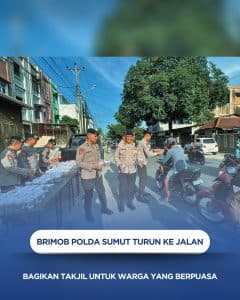 Brimob Polda Sumut Turun ke Jalan, Bagikan Takjil untuk Warga yang Berpuasa