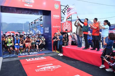 Runner 60K dan 28K Resmi Dilepas, Ratusan Pelari Mancanegara Bersiap Taklukkan Jalur Ekstrem di Samosir