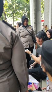 Unras di DPRD Medan Ricuh, Sejumlah Polisi Terluka