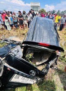 Ular Besi Hantam Fortuner di Siumbut-umbut, 2 Tewas 1 Kritis