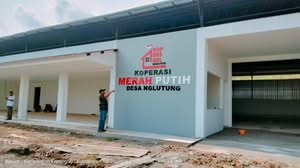 Sekdes Nglutung Klarifikasi Isu Lokasi KDMP, Tegaskan Berdiri di Pinggir Jalan Desa