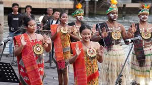 Komunitas Seni Budaya Nasional Papua Selatan Tampil di Samosir, Ribuan Penonton Terpukau, Jadi Simbol Kolaborasi dari Timur ke Barat Indonesia